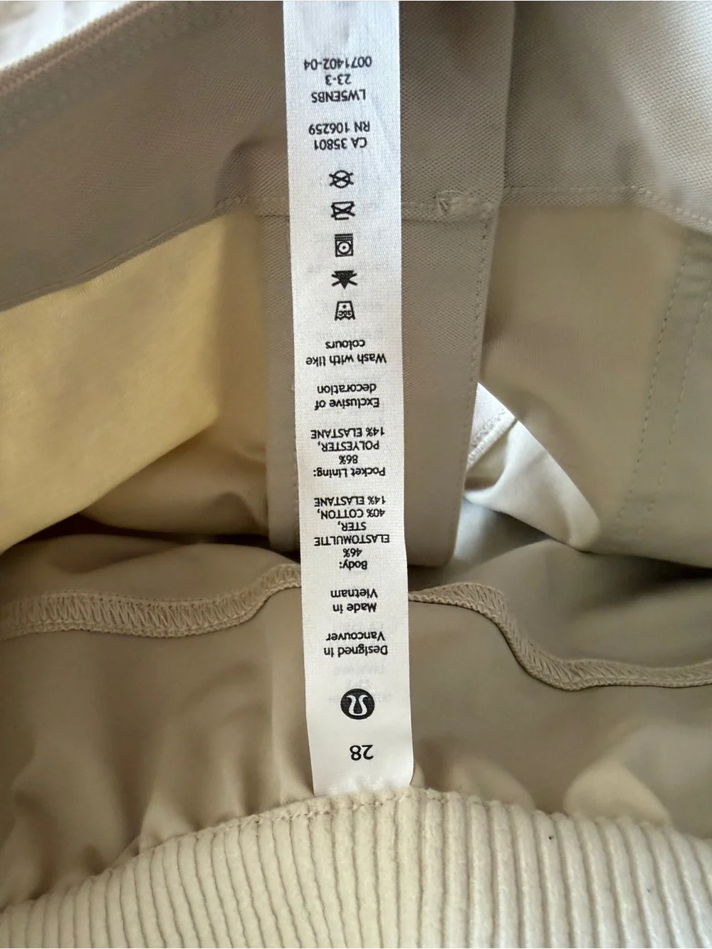 Lululemon Light Utilitech Cargo Pocket High-Rise Pant Natural Ivory size 28 - Picture 6 of 9